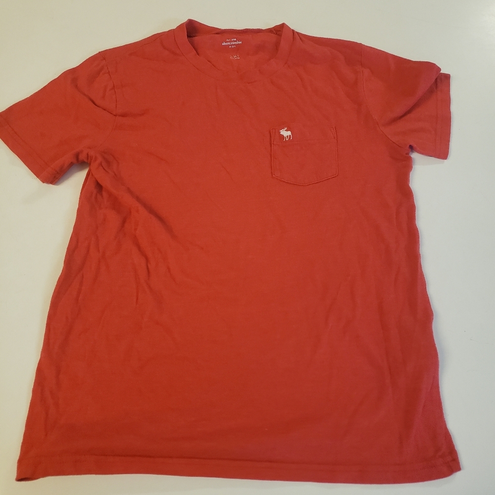 Red Abercrombie kids pocket tee shirt size L (14)